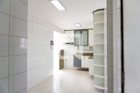 Apartamento para alugar com 130m², 4 quartos e 2 vagas Apartamento para alugar com 130m², 4 quartos e 2 vagasCozinha