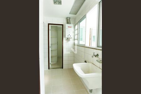Apartamento para alugar com 130m², 4 quartos e 2 vagas Apartamento para alugar com 130m², 4 quartos e 2 vagasÁrea de Serviço