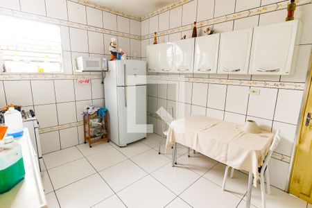 Casa à venda com 250m², 3 quartos e 3 vagas Casa à venda com 250m², 3 quartos e 3 vagasCozinha - Armários