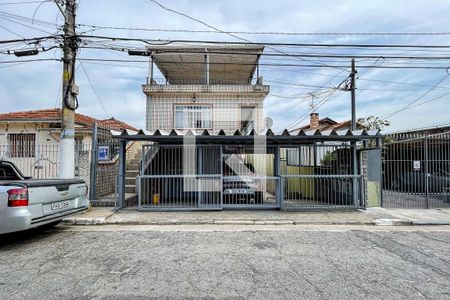 Casa para alugar com 150m², 3 quartos e 1 vaga Casa para alugar com 150m², 3 quartos e 1 vagaFachada