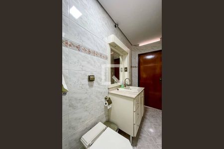 Casa para alugar com 150m², 3 quartos e 1 vaga Casa para alugar com 150m², 3 quartos e 1 vagaBanheiro