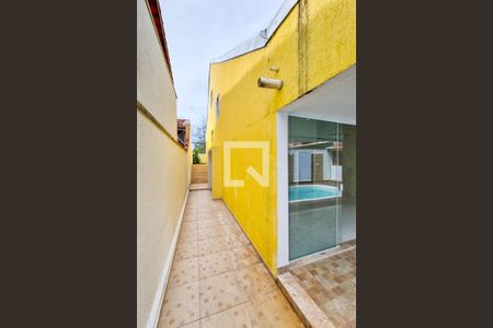 Casa de condomínio para alugar com 249m², 4 quartos e 2 vagasCorredor
