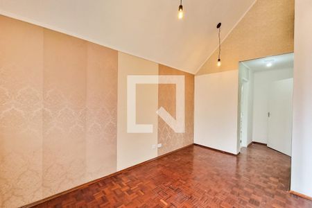Casa de condomínio para alugar com 249m², 4 quartos e 2 vagasSuíte