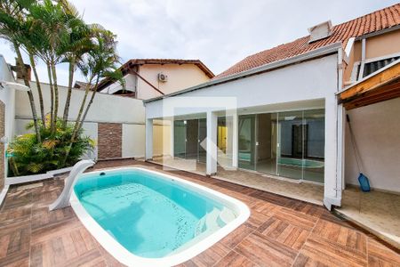Casa de condomínio para alugar com 249m², 4 quartos e 2 vagasChurrasqueira / Piscina