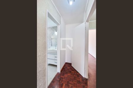 Casa de condomínio para alugar com 249m², 4 quartos e 2 vagasSuíte