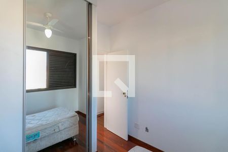 Apartamento à venda com 110m², 4 quartos e 2 vagasQuarto 2