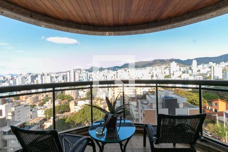 Apartamento à venda com 110m², 4 quartos e 2 vagasVaranda da Sala