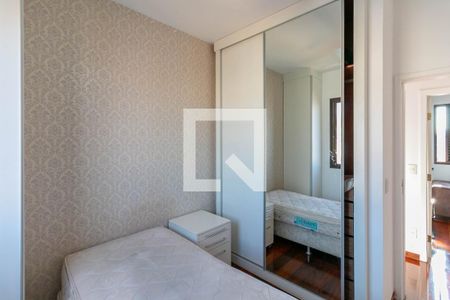 Apartamento à venda com 110m², 4 quartos e 2 vagasQuarto 2