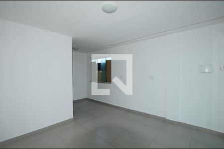 Sala de apartamento para alugar com 2 quartos, 80m² em Bento Ribeiro, Rio de Janeiro