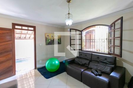 Sala de casa à venda com 3 quartos, 237m² em Teixeira Dias, Belo Horizonte