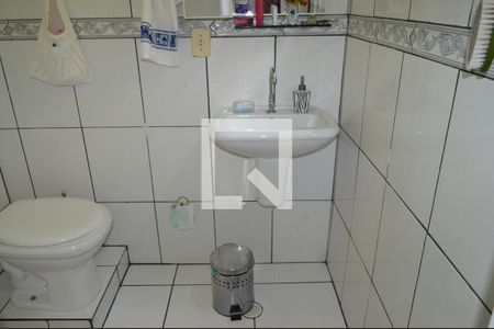 Casa à venda com 209m², 4 quartos e 2 vagasBanheiro