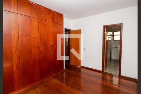 Apartamento para alugar com 130m², 4 quartos e 2 vagas Apartamento para alugar com 130m², 4 quartos e 2 vagasSuite