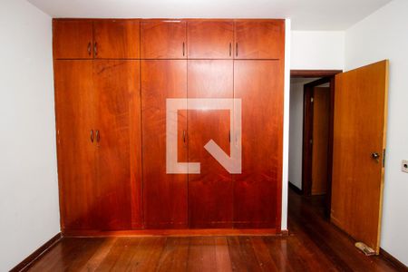 Apartamento para alugar com 130m², 4 quartos e 2 vagas Apartamento para alugar com 130m², 4 quartos e 2 vagasSuite