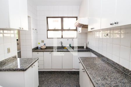 Cozinha de apartamento para alugar com 4 quartos, 130m² em Serra, Belo Horizonte