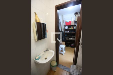 Apartamento à venda com 204m², 5 quartos e 2 vagasBanheiro de Serviço