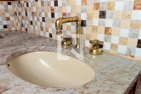 Casa à venda com 186m², 3 quartos e 2 vagas Casa à venda com 186m², 3 quartos e 2 vagasBanheiro Social