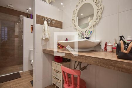 Casa para alugar com 381m², 8 quartos e 4 vagas Casa para alugar com 381m², 8 quartos e 4 vagasBanheiro da Casa 3