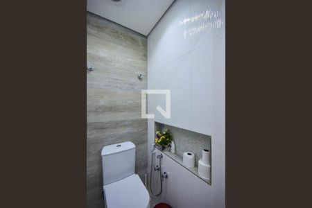 Casa para alugar com 381m², 8 quartos e 4 vagas Casa para alugar com 381m², 8 quartos e 4 vagasBanheiro da Casa 1