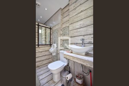 Casa para alugar com 381m², 8 quartos e 4 vagas Casa para alugar com 381m², 8 quartos e 4 vagasBanheiro da Casa 2