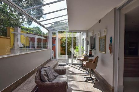 Casa para alugar com 381m², 8 quartos e 4 vagas Casa para alugar com 381m², 8 quartos e 4 vagasVaranda da Casa 1