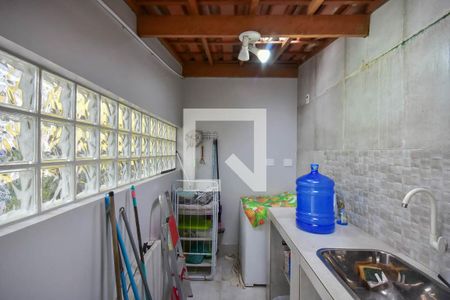 Casa para alugar com 381m², 8 quartos e 4 vagas Casa para alugar com 381m², 8 quartos e 4 vagasÁrea de Serviço da Casa 1