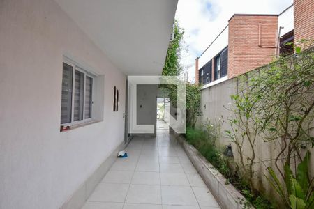 Casa para alugar com 381m², 8 quartos e 4 vagas Casa para alugar com 381m², 8 quartos e 4 vagasEntrada da Casa 2