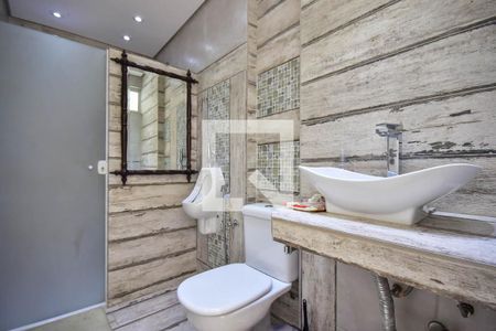 Casa para alugar com 381m², 8 quartos e 4 vagas Casa para alugar com 381m², 8 quartos e 4 vagasBanheiro da Casa 2