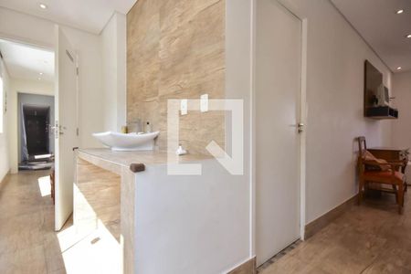 Casa para alugar com 381m², 8 quartos e 4 vagas Casa para alugar com 381m², 8 quartos e 4 vagasLavabo da Suíte da Casa 2