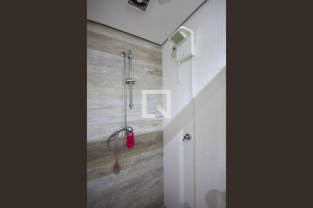 Casa para alugar com 381m², 8 quartos e 4 vagas Casa para alugar com 381m², 8 quartos e 4 vagasBanheiro da Casa 1