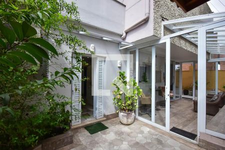 Casa para alugar com 381m², 8 quartos e 4 vagas Casa para alugar com 381m², 8 quartos e 4 vagasVaranda da Casa 1