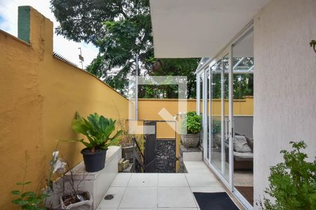 Casa para alugar com 381m², 8 quartos e 4 vagas Casa para alugar com 381m², 8 quartos e 4 vagasEntrada da Casa 1