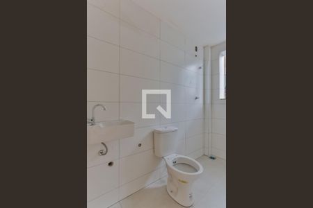 Banheiro de kitnet/studio para alugar com 1 quarto, 25m² em Barro Preto, Belo Horizonte