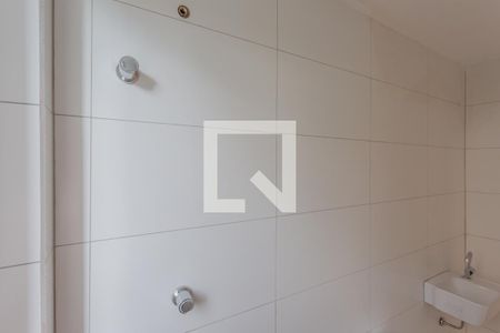 Banheiro de kitnet/studio para alugar com 1 quarto, 25m² em Barro Preto, Belo Horizonte