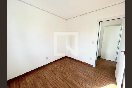 Quarto 1 de apartamento para alugar com 2 quartos, 62m² em Santa Efigênia, Belo Horizonte