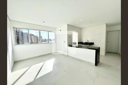 Sala/Cozinha de apartamento para alugar com 2 quartos, 62m² em Santa Efigênia, Belo Horizonte