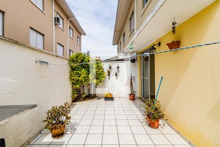 Casa de condomínio à venda com 80m², 2 quartos e 2 vagasQuintal