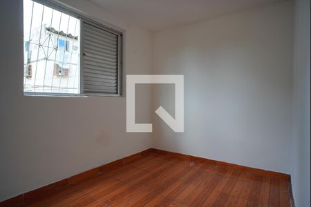 Quarto  2 de apartamento para alugar com 2 quartos, 40m² em Rubem Berta, Porto Alegre