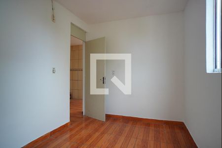 Quarto  2 de apartamento para alugar com 2 quartos, 40m² em Rubem Berta, Porto Alegre