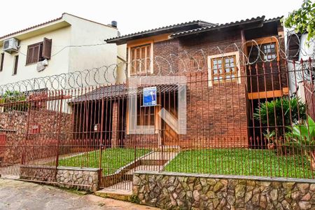 Casa à venda com 200m², 3 quartos e 3 vagasFachada