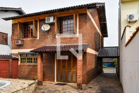 Casa à venda com 200m², 3 quartos e 3 vagasPátio