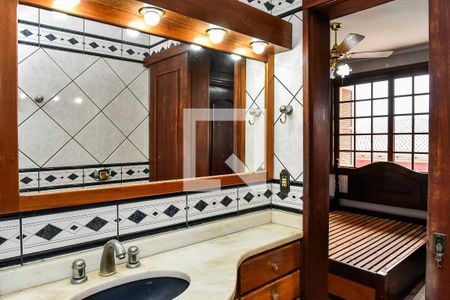 Casa à venda com 200m², 3 quartos e 3 vagasBanheiro da Suíte