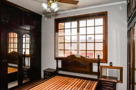 Casa à venda com 200m², 3 quartos e 3 vagasSuíte