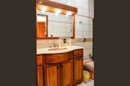 Casa à venda com 200m², 3 quartos e 3 vagasBanheiro