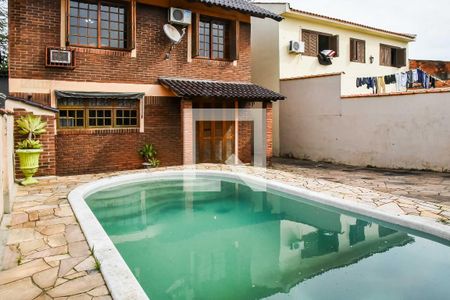 Casa à venda com 200m², 3 quartos e 3 vagasPiscina