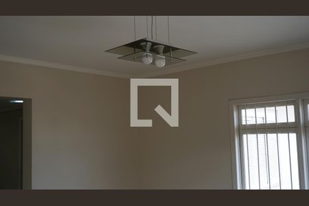 Casa à venda com 300m², 3 quartos e 2 vagasCozinha e Área de Serviço