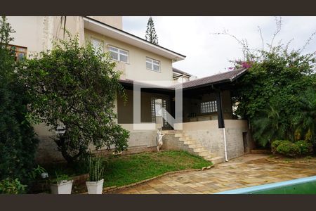Casa à venda com 300m², 3 quartos e 2 vagasPiscina