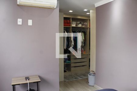 Apartamento à venda com 128m², 4 quartos e 2 vagasDetalhe da suite