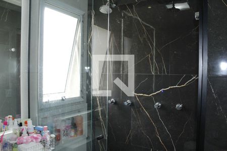 Apartamento à venda com 128m², 4 quartos e 2 vagasDetalhe do Banheiro da Suite