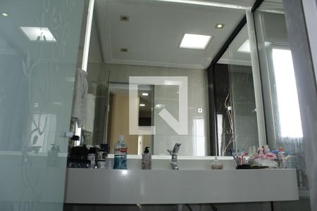 Apartamento à venda com 128m², 4 quartos e 2 vagasDetalhe do Banheiro da Suite