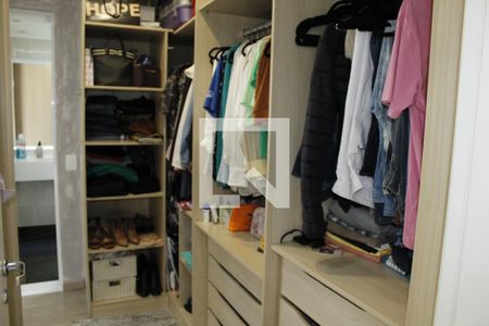Apartamento à venda com 128m², 4 quartos e 2 vagasCloset da suite